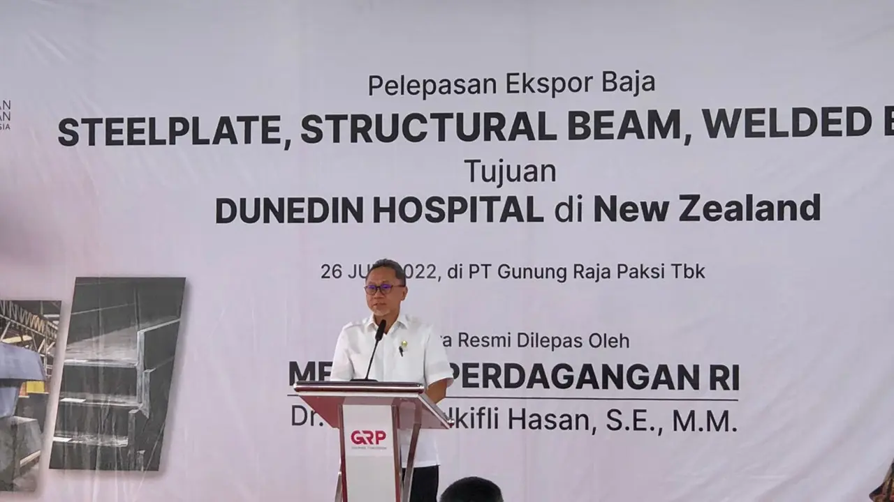 Menteri Perdagangan (Mendag) Zulkifli Hasan melakukan pelepasan ekspor 3.800 metrik ton baja struktur dan plat baja ke Selandia Baru.