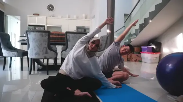 7 Momen Rezky Aditya dan Citra Kirana Yoga Bareng, Kompak Banget