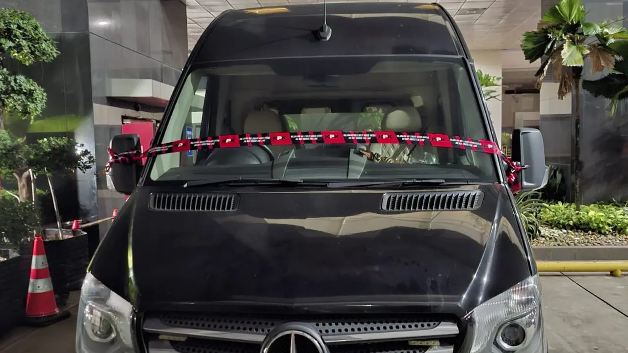 Penyidik KPK menyita 1 unit mobil merek Mercedes Benz Sprinter milik Syahrul Yasin Limpo.