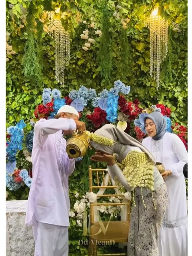 8 Potret Kiwil Dampingi Anak Sambung di Rangkaian Pernikahan, Ikut Rasakan Haru