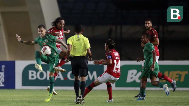 FOTO: Melihat Aksi Mas Har Kembali Main di Stadion Si Jalak Harupat