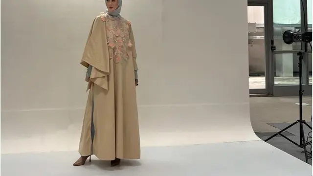 Potet Paula Verhoeven di Jakarta Fashion Week 2025 (credit: https://www.instagram.com/paula_verhoeven/)