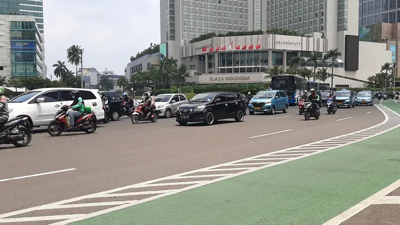 Arus lalu lintas kembali normal setelah Parade MotoGP berakhir. Ruas jalan yang sempat ditutup kembali dibuka untuk umum.