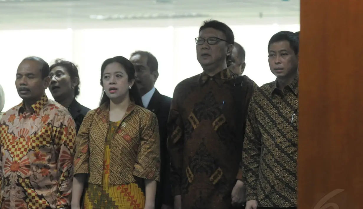 Dalam acara tersebut juga terlihat Mendagri Tjahjo Kumolo, Menhub Ignasius Jonan, Menteri Kelautan dan Perikanan Susi Pudjiastuti hingga Menko Bidang Pembangunan Manusia dan Kebudayaan Puan Maharani Jakarta, (28/10/2014). (Liputan6.com/Herman Zakharia)