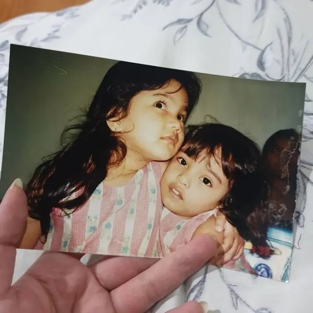 6 Foto Lawas Rachel Amanda Saat Kecil, Pipi Chubby Bikin Gemas