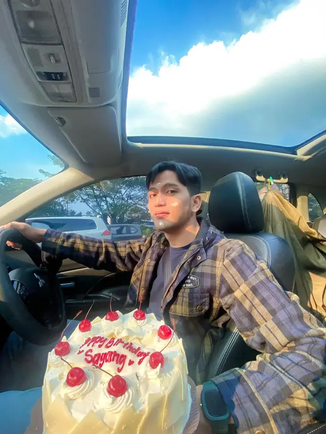 Ilyas Bachtiar bintang Mega Series Panggilan dapat kejutan ultah dari Nabila LIDA (Foto: Instagram @ilyasbachtiar10)
