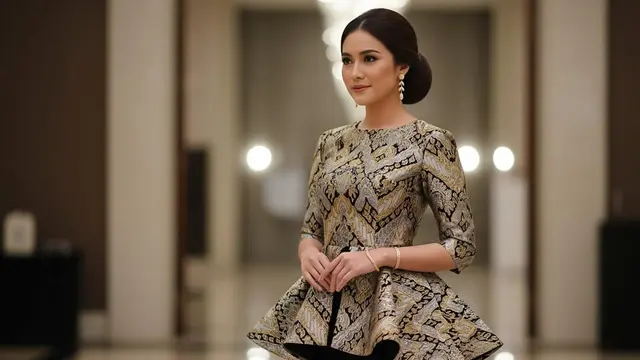 Model Atasan Brokat Bawahan Celana Terbaru