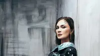 Luna Maya Dukung Pendidikan, Mendirikan TK Sinar Watugong di Flores