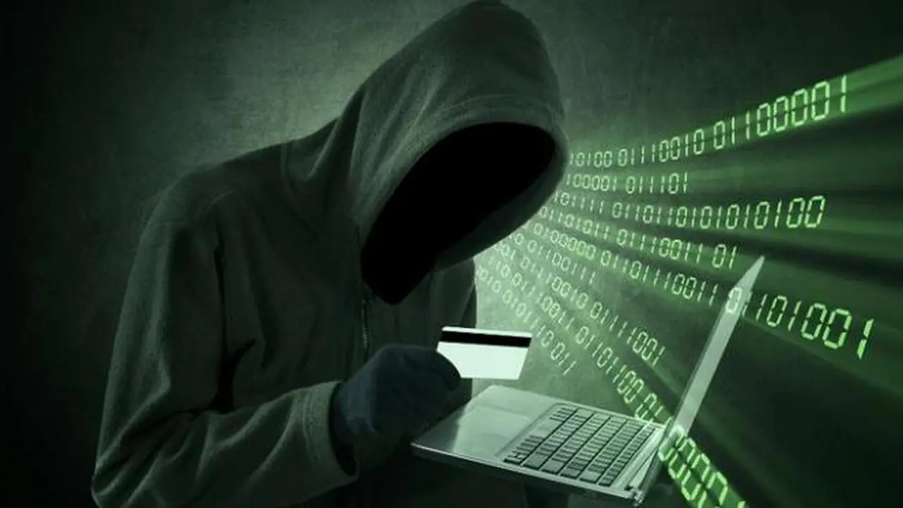 ilustrasi credit card hacker