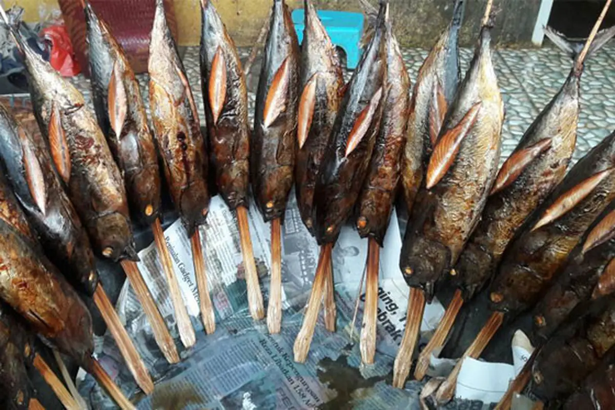 Wisata Kuliner Mak Nyus, Yuk  ke Sentra Pengasapan Ikan Demak