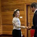 Myanmar Rilis Foto Pertama Aung San Suu Kyi Sejak Kudeta 2021