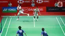 Ganda putra Indonesia, Leo Rolly Carnando/Daniel Marthin, saat melawan wakil Jepang, Takuro Hoki/Yugo Kobayashi pada laga semifinal Indonesia Masters 2023 di Istora Senayan, Jakarta, Sabtu (28/1/2023). Wakil Indonesia itu menang dengan skor 18-21, 21-17, 21-3. (Bola.com/M Iqbal Ichsan)