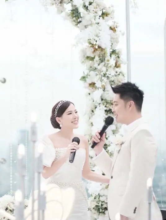 Di hari pernikahannya juga Angela Tee mendapat hadiah istimewa dari sang suami. Sebuah lagu berjudul You're My Angel dipersembahkan langsung dari Goldwin untuk Angela. (Liputan6.com/IG/@anqela.tee).
