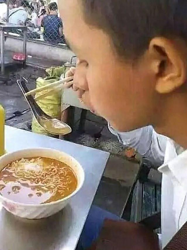 10 Potret Orang Menyusahkan Diri Sendiri Ini Bikin Heran