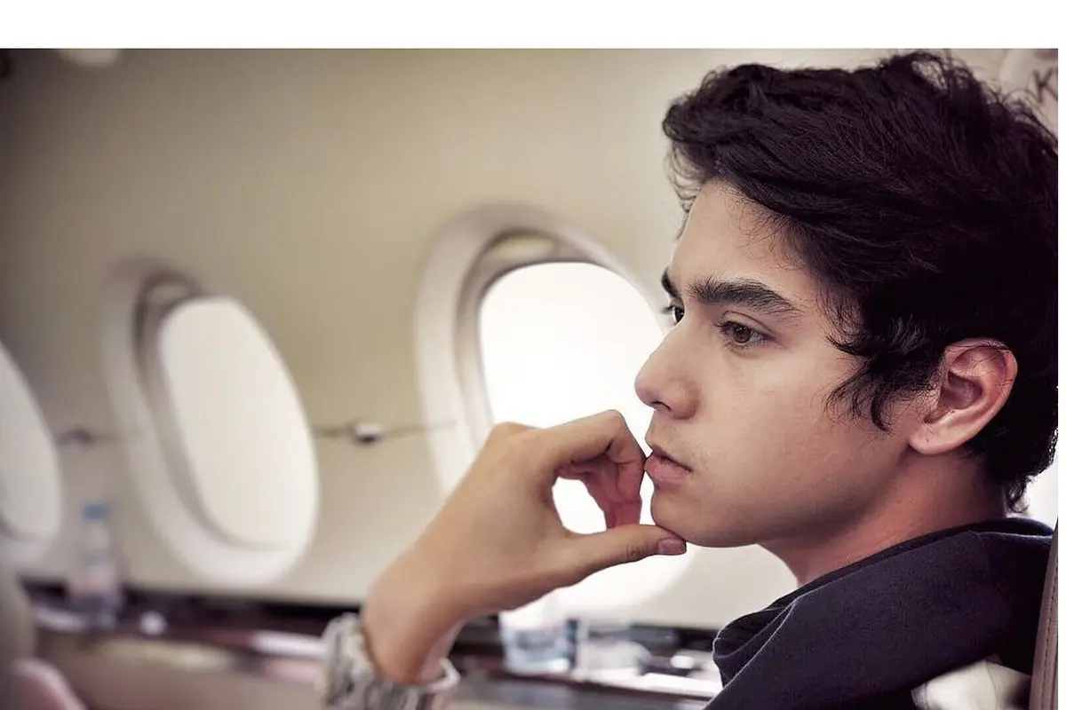 Gaya Al Ghazali Saat Naik Jet Pribadi Liburan Bersama Keluarga dan Sahabat