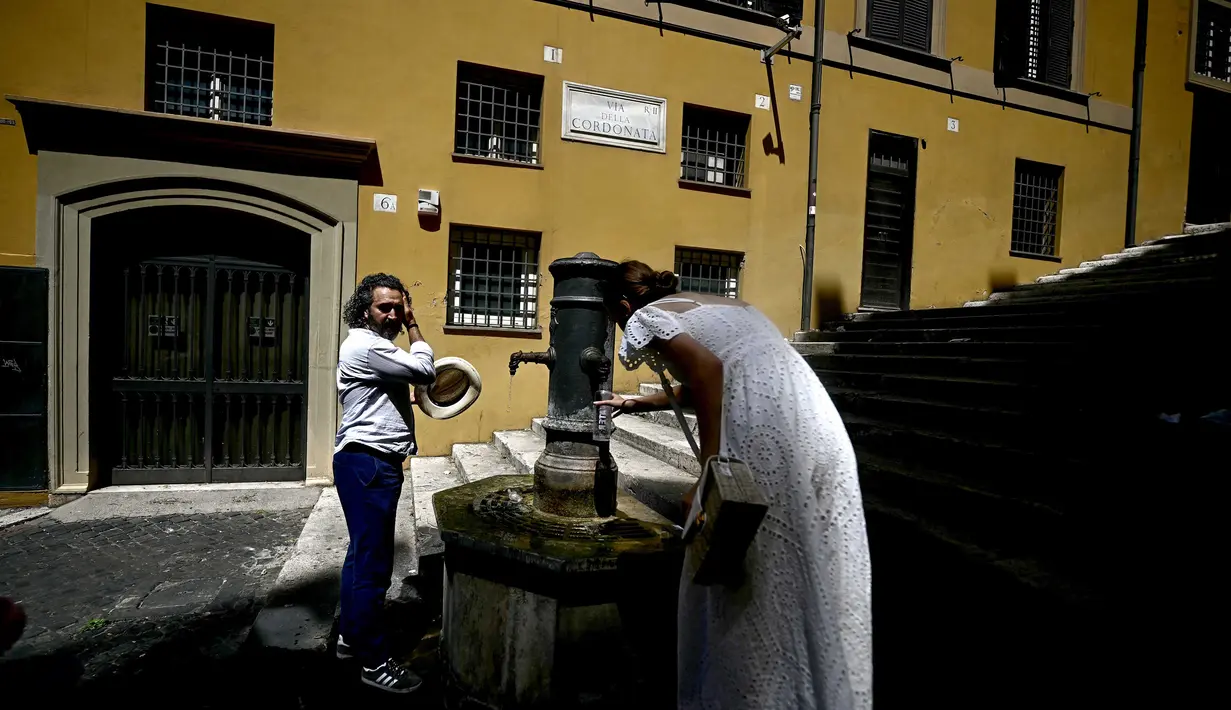 Diprediksi terjadi peningkatan suhu hingga di atas 40 derajat Celcius yang akan melanda seluruh negeri setidaknya hingga akhir pekan 15 Agustus mendatang. (Filippo MONTEFORTE/AFP)