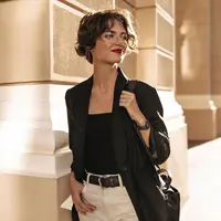 Ilustrasi Fashion Wanita Gaya Classy / Freepik by lookstudio