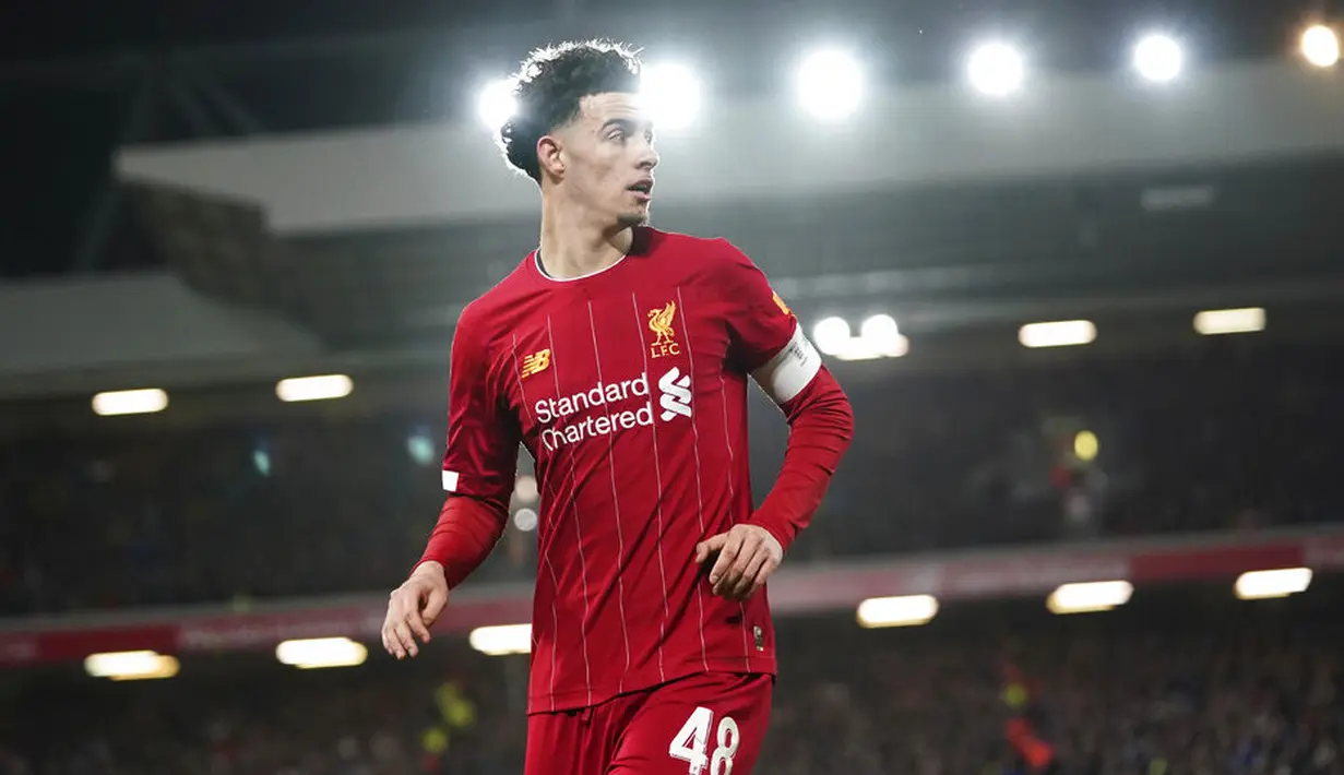 Pemain Liverpool, Curtis Jones, saat melawan Shrewsbury Town pada laga Piala FA di Stadion Anfield pada Rabu (5/2/2020). Pasukan muda Liverpool menang tipis 1-0 atas Shrewsbury Town. (AP/Jon Super)