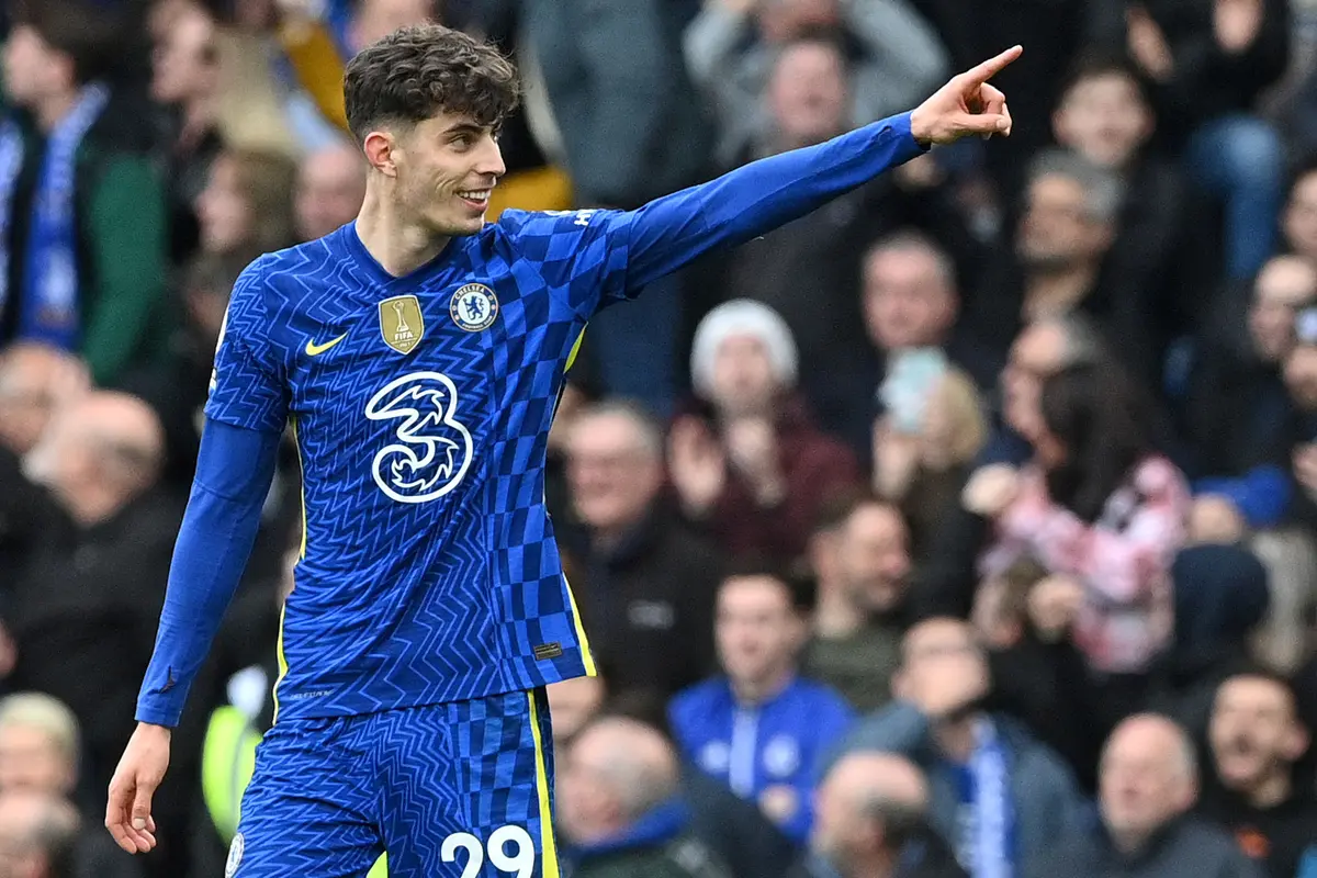 Foto: The Roman Empire, Sentuhan Kapten, dan Pelukkan Hangat Chelsea untuk Kai Havertz