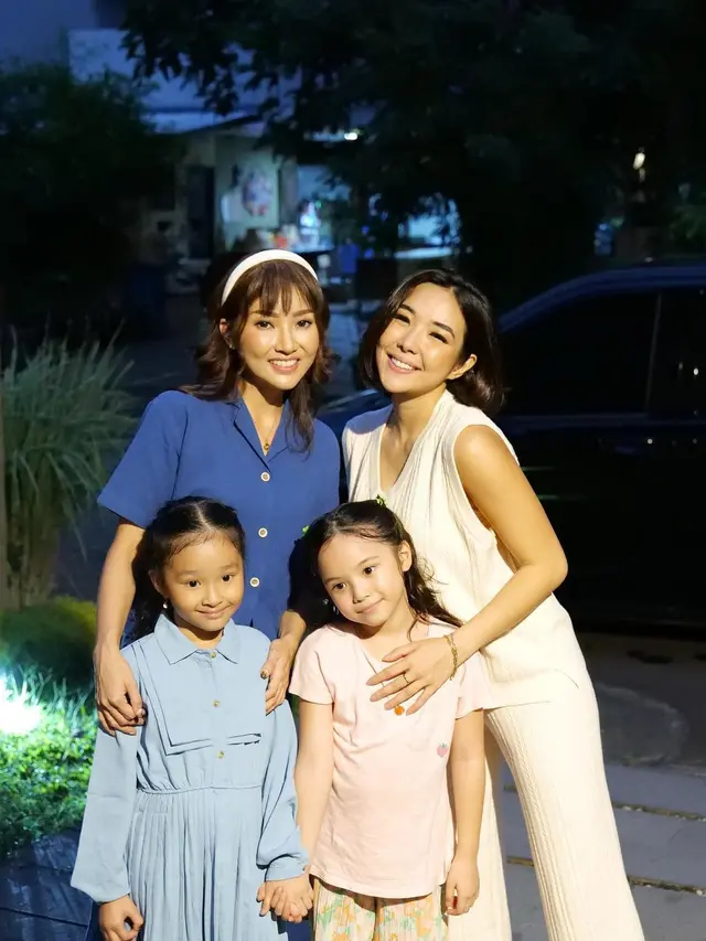Gisel dan Sarwendah main bersama anak (Instagram/gisel_la)