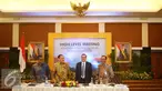 Gubernur BI, Agus Martowardojo bersiap menyampaikan keterangan sesusai menggelar rapat koordinasi di Jakarta, Rabu (25/1). Agus mengatakan upaya menjaga inflasi volatile food menjadi salah satu dari enam langkah strategis. (Liputan6.com/Immanuel Antonius)