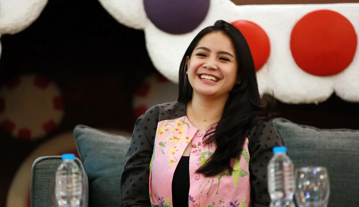 Nagita Slavina kini paham akan arti perjuangan seorang ibu. Terlebih lagi pengorbanan nyawa yang dilakukan saat akan melahirkan buah hati tercintanya ke dunia. (Deki Prayoga/Bintang.com)