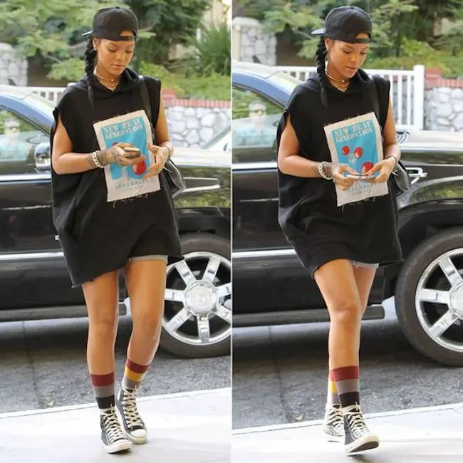 Mix and match kaos kaki ala Rihanna. (sumber foto: Haus of Rihanna/Pinterest)