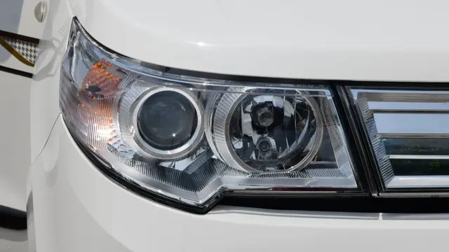 Mika Lampu Mobil