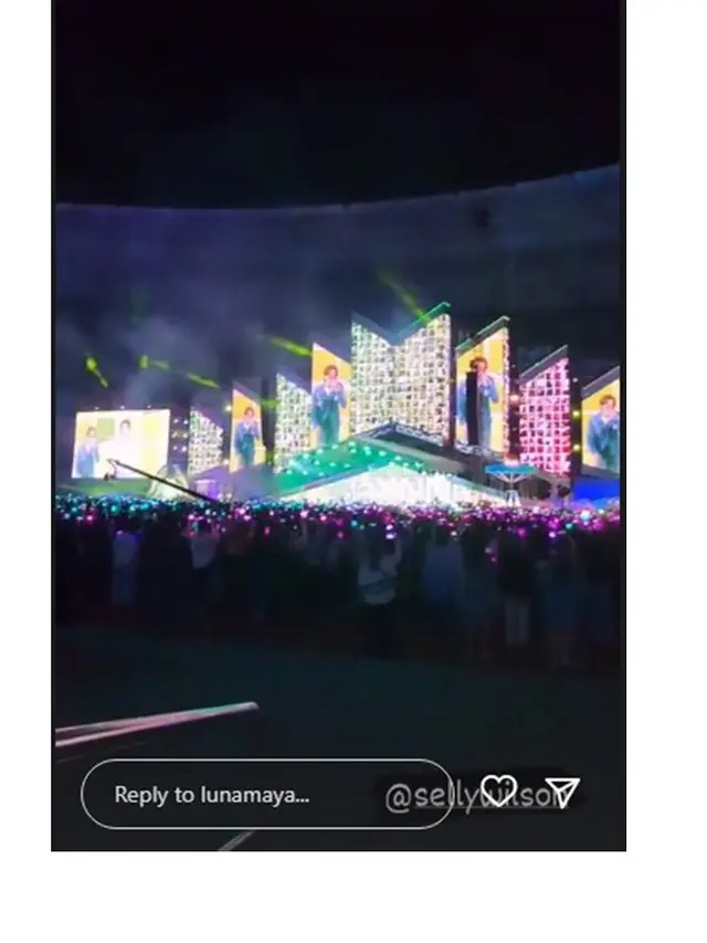 10 Momen Seru Luna Maya dan Vicky Shu saat Nonton Konser BTS di Busan, ARMY Sejak Lama