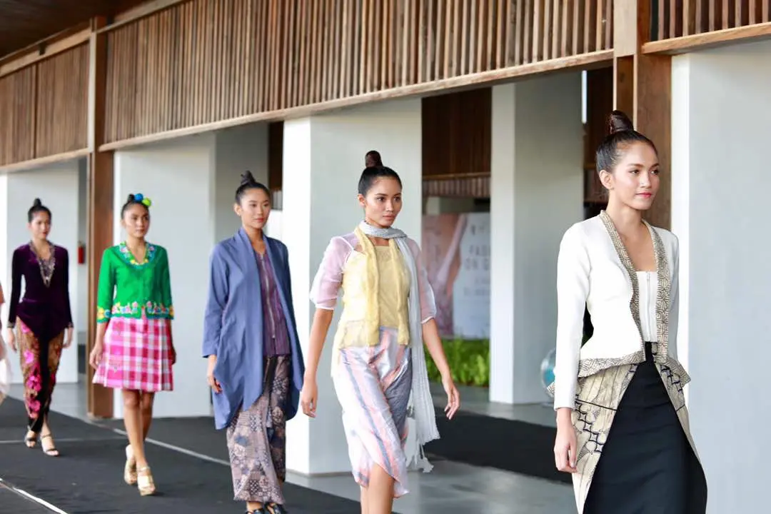 Intip keseruan Kartini masa kini yang berkompetisi di ajang Festival Kebaya Banyuwangi (Foto: Dian Kurniawan)
