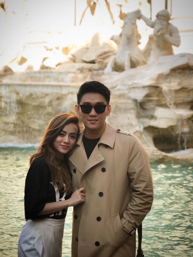 [Fimela] Ifan Seventeen dan Istri