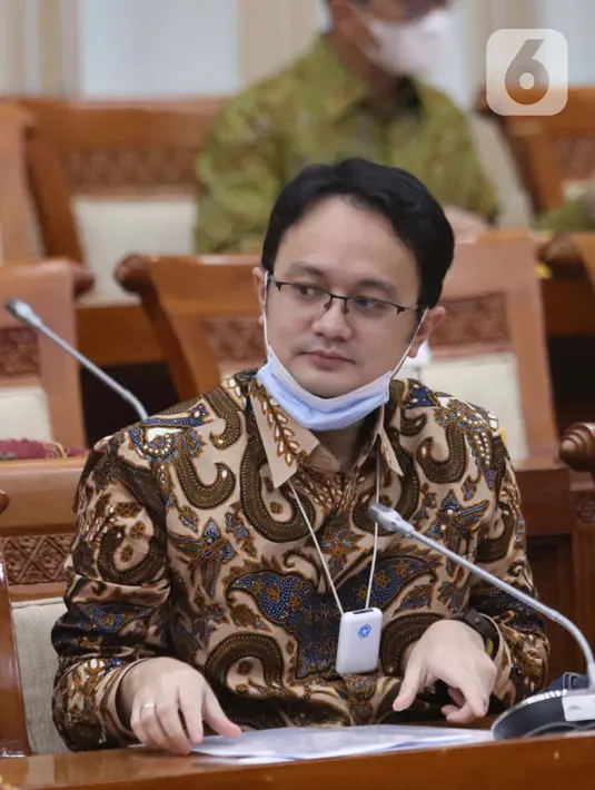 Wakil Mendag Jerry Sambuaga hadir pada rapat kerja di ruang rapat Komisi VI DPR RI, kompleks parlemen, Jakarta, Rabu (3/2/2021). Rapat juga membahas mengenai pelaksanaan investasi di masa pandemi Covid-19. (Liputan6.com/Angga Yuniar)