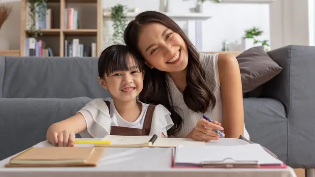 Bantu Buah Hati Jadi Anak Berprestasi di Manapun, Ini Langkah Pintar yang Bisa Ibu Terapkan