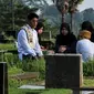 Ziarah Kubur Jelang Ramadan di Tanah Kusir. ©2022 Liputan6.com/Johan Tallo