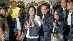 Jessica Kumala Wongso memberi keterangan pers usai sidang vonis di PN Jakpus, Kamis (27/10). Saat mendengar vonis hakim, tidak ada air mata yang menetes di pipi Jessica. (Liputan6.com/Faizal Fanani)