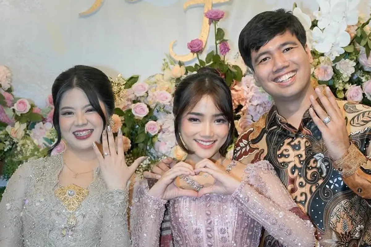 Tampilan Calon Kakak Ipar Fuji An saat dilamar sang kakak