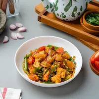 Resep oseng kikil sapi pedas./Copyright shutterstock.com/g/Michaelnero