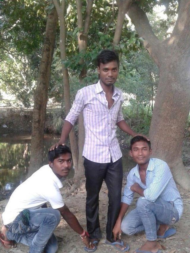 6 Pose Foto Orang India Ini Kelewat Absurd, Enggak Habis Pikir