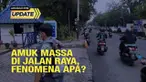 Amuk massa tak asing dan seringkali terdengar, sebut saja dipicu peristiwa penjambretan, maling HP di konter, pencurian kotal amal dan sebagainya. Akibat amuk massa, nyawa orang bisa melayang. Lalu kenapa ini bisa terjadi?