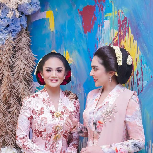 6 Kedekatan Ashanty dan Krisdayanti di 7 Bulanan Aurel Hermansyah, Siap Sambut Cucu