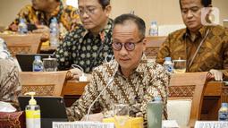 Dan juga  didampingi oleh Wakil Ketua Komisi VII DPR RI Eddy Soeparno. (Liputan6.com/Faizal Fanani)