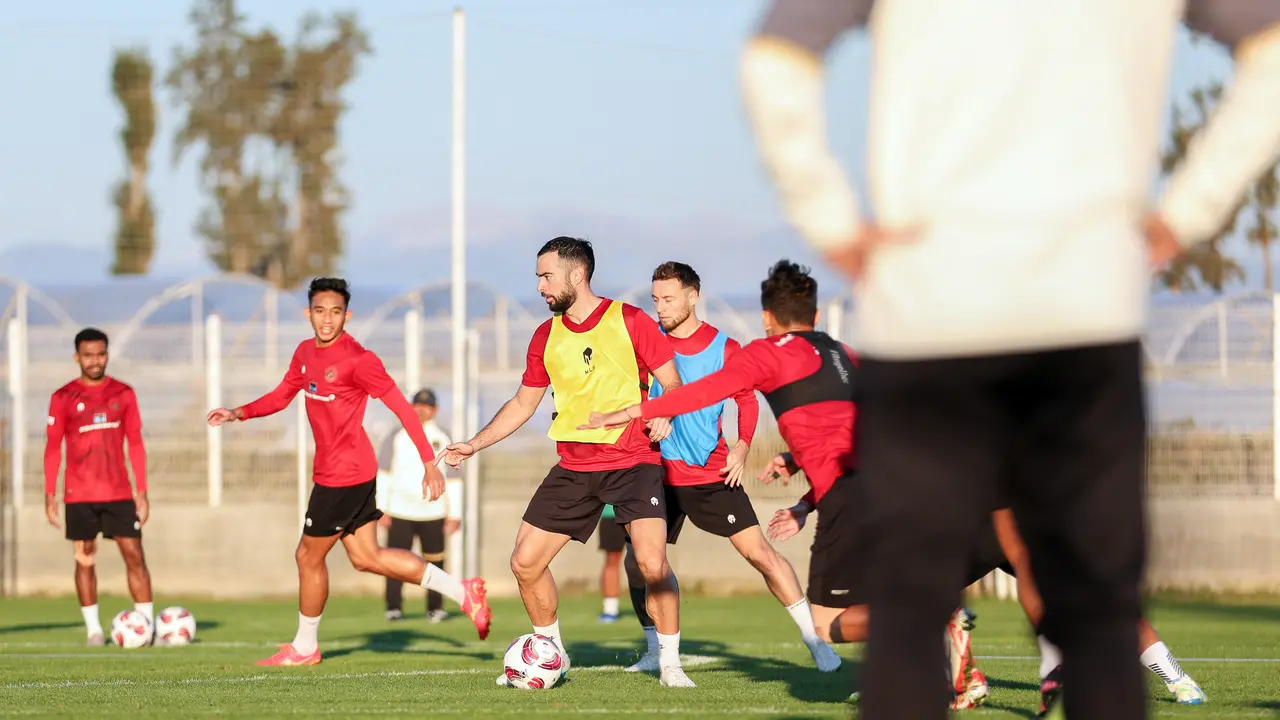 Foto: Penampakan Jordi Amat saat Latihan Bersama Timnas Indonesia di Turki