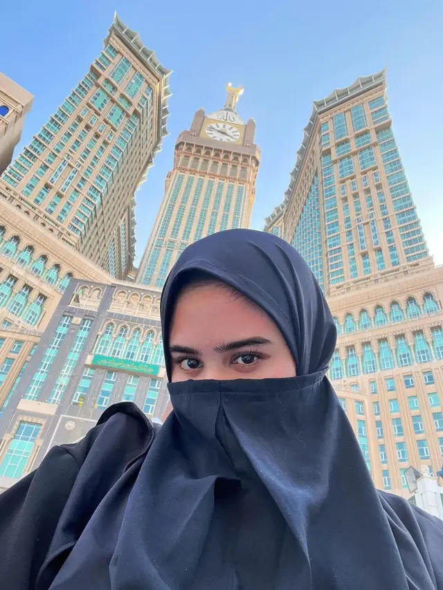 7 Potret Tissa Biani dan Keluarga Jalani Ibadah Umroh, Penuh Haru Bahagia