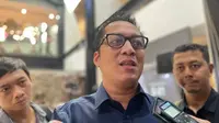 Direktur Sales Telkomsel Adiwinahyu Basuki Sigit dalam peluncuran paket bundling Telkomsel untuk iPhone 15 series di Jakarta, Jumat (27/10/2023).