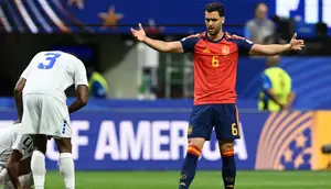 Gelandang Spanyol #06 Mikel Merino (kanan) bereaksi selama pertandingan Grup H Piala Dunia 2026 antara Spanyol dan Tanjung Verde di Stadion Atlanta di Atlanta pada 16 Juni 2026. (Roberto SCHMIDT/AFP)