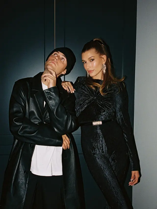Gaya Kompak Justin Bieber dan Hailey Sebagai Pasangan Bucin Sejati