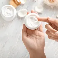 ilustrasi Tips memilih kandungan moisturizer untuk kulit yang berminyak/Pixel-Shot/shuttershock