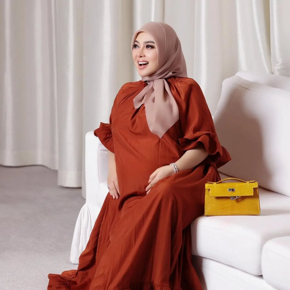 Syahrini Rahasiakan Jenis Kelamin Calon Anaknya, Keluarga Juga Tak  Diberitahu - ShowBiz Liputan6.com
