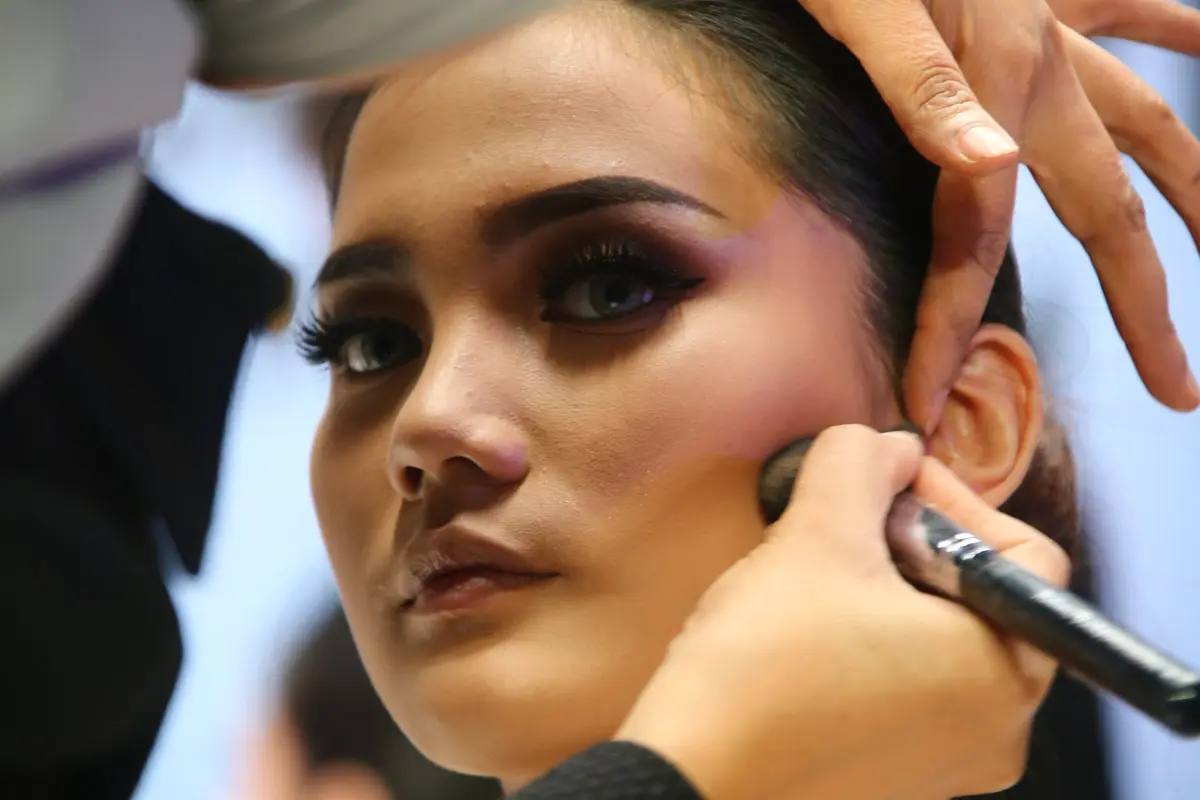 Pakai Serum Sebagai Dasar Makeup, Penting Kah?