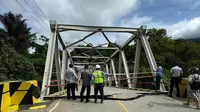 Jembatan Busui di Paser Roboh, Jalan Lintas Kaltim-Kalsel Lumpuh Total